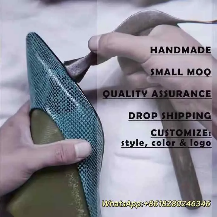 صندل نسائي بكعب عالٍ بطبعة جلد النمرWomen's high heel sandal with tiger print